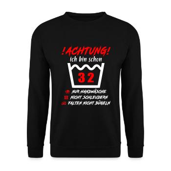 Schonend Behandeln 32 Jahre - 32. Geburtstag - Unisex Pullover - Schwarz - Vorne - Alina (178cm) & Michal (187cm)