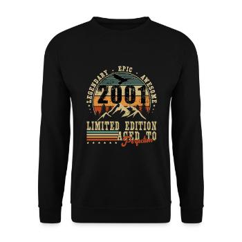 LEGEND 2001, VINTAGE 2001 - Unisex Sweatshirt - black - Front - Alina (178cm) & Michal (187cm)