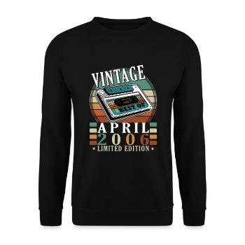 April 2006 Birthday Gift April 2006 Vintage - Unisex Sweatshirt - black - Front - Alina (178cm) & Michal (187cm)