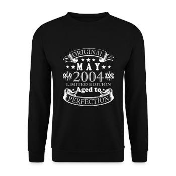 Vintage May 2004 May 2004 Vintage May 2004 - Unisex Sweatshirt - black - Front - Alina (178cm) & Michal (187cm)