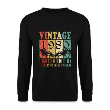 45 Jahre alt, Legenden 1980 Jahrgang 1980 Jubiläum - Unisex Pullover - Schwarz - Vorne - Alina (178cm) & Michal (187cm)