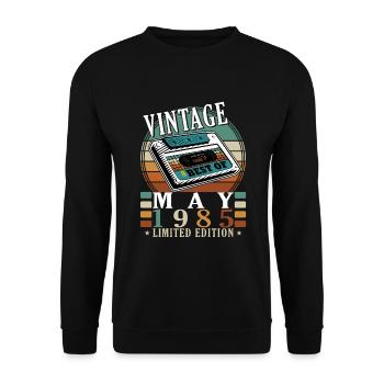 May 1985 - Unisex Pullover - Schwarz - Vorne - Alina (178cm) & Michal (187cm)