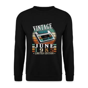 Juni 1985 | Geburtstag 1985 Jahrgang Juni 1985 - Unisex Pullover - Schwarz - Vorne - Alina (178cm) & Michal (187cm)