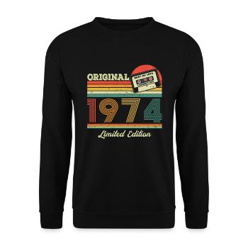 Original 1974 limited edition vintage year of birth - Unisex Sweatshirt - black - Front - Alina (178cm) & Michal (187cm)