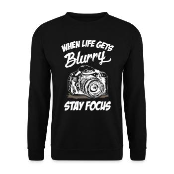 Photographer Stay Focus - Unisex Pullover - Schwarz - Vorne - Alina (178cm) & Michal (187cm)