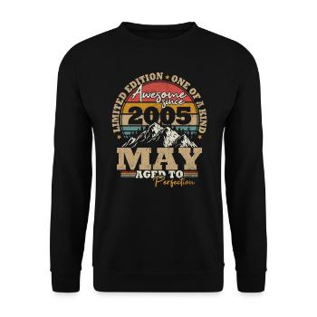 May 2005 Vintage Birthday Gift 18 Years - Unisex Sweatshirt - black - Front - Alina (178cm) & Michal (187cm)