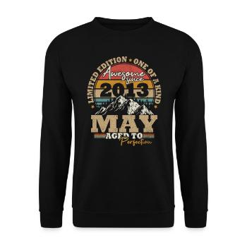 Mai 2013 Vintage Cadeau D’anniversaire 10 ans - Sweat-shirt Unisexe - noir - Devant - Alina (178cm) & Michal (187cm)