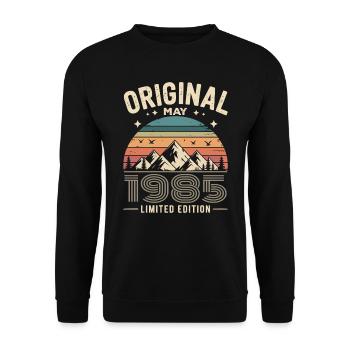 May 1985 – Legend of the Peaks and Mountains - Unisex Sweatshirt - black - Front - Alina (178cm) & Michal (187cm)