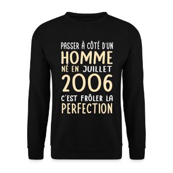 Anniversaire 20 ans - Né en Juillet 2006 - Sweat-shirt Unisexe - noir - Devant - Alina (178cm) & Michal (187cm)