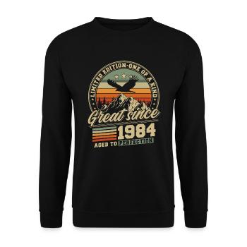 Great Since 1984 Vintage 1984 Vintage - Unisex Sweatshirt - black - Front - Alina (178cm) & Michal (187cm)