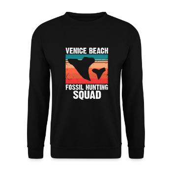 Paleontologist Designs Fossil Hunter Student - Unisex Sweatshirt - black - Front - Alina (178cm) & Michal (187cm)