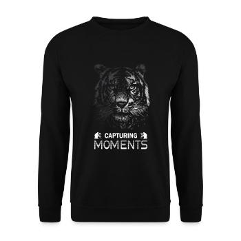 Photographie animalière Tiger Capturing Moments - Sweat-shirt Unisexe - noir - Devant - Alina (178cm) & Michal (187cm)