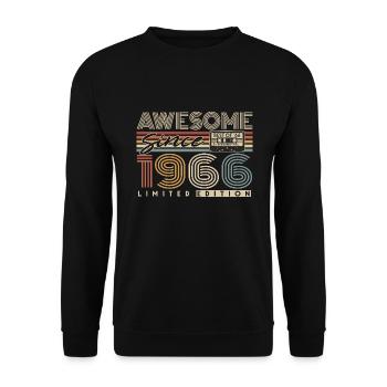1966 Vintage Vintage Rétro Cadeau d’anniversaire - Sweat-shirt Unisexe - noir - Devant - Alina (178cm) & Michal (187cm)