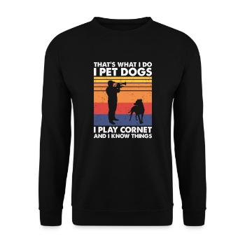 That's What Do Pet Dogs Play Cornet & Know Things - Unisex Pullover - Schwarz - Vorne - Alina (178cm) & Michal (187cm)