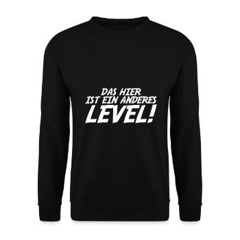 das hier ist ein anderes Level Geschenk - Unisex Pullover - Schwarz - Vorne - Alina (178cm) & Michal (187cm)
