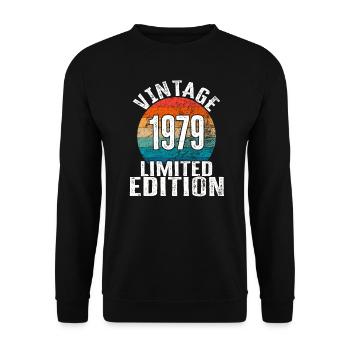 Year of birth 1979 Vintage Limited Edition Retro - Unisex Sweatshirt - black - Front - Alina (178cm) & Michal (187cm)