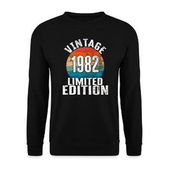 Année de naissance 1982 Vintage Limited Edition Retro - Sweat-shirt Unisexe - noir - Devant - Alina (178cm) & Michal (187cm)