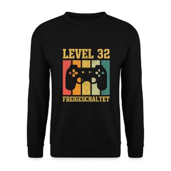 Level 32 freigeschaltet - Unisex Pullover - Schwarz - Vorne - Alina (178cm) & Michal (187cm)