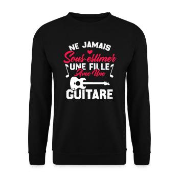 Ne jamais sous estimer une fille avec une guitare - Sweat-shirt Unisexe - noir - Devant - Alina (178cm) & Michal (187cm)