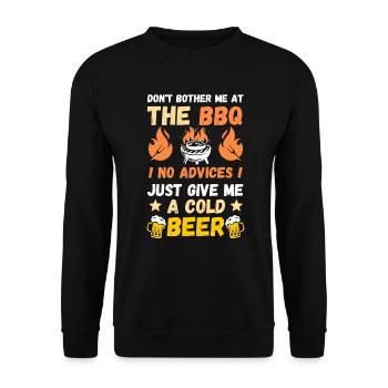 BBQ, Grillen und Bier trinken für Bierliebhaber - Unisex Pullover - Schwarz - Vorne - Alina (178cm) & Michal (187cm)