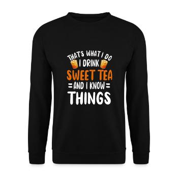Süßes Tee-outfit Erfrischender Teetrinker - Unisex Pullover - Schwarz - Vorne - Alina (178cm) & Michal (187cm)