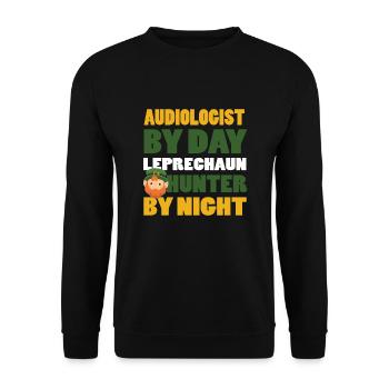 Audiologe St. Paddy's Day - Unisex Pullover - Schwarz - Vorne - Alina (178cm) & Michal (187cm)