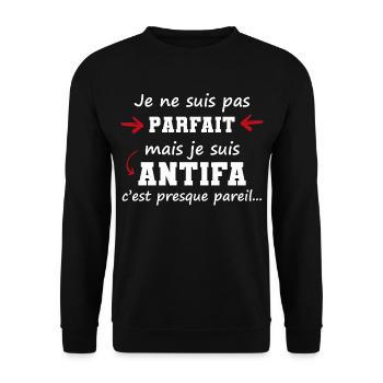 Cadeau pour antifa | pas parfait mais antifa - Sweat-shirt Unisexe - noir - Devant - Alina (178cm) & Michal (187cm)