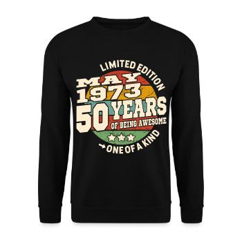 Genial seit Mai 1973 - 50 Jahre alt - Unisex Pullover - Schwarz - Vorne - Alina (178cm) & Michal (187cm)