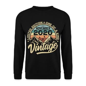 Légendaire depuis novembre 2020 - Edition limitée 2020 - Sweat-shirt Unisexe - noir - Devant - Alina (178cm) & Michal (187cm)