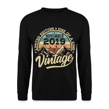 Legendary since November 2019 - Limited Edition 2019 - Unisex Sweatshirt - black - Front - Alina (178cm) & Michal (187cm)