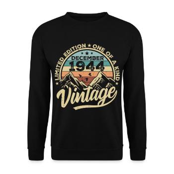 Original December 1944 - 81st Birthday Gift - Unisex Sweatshirt - black - Front - Alina (178cm) & Michal (187cm)