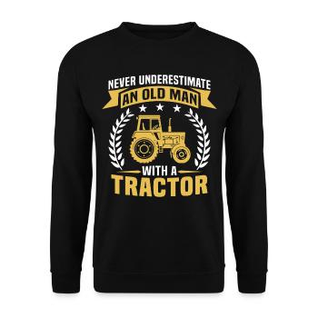 Unterschätze niemals einen alten Mann mit einem Traktor - Unisex Pullover - Schwarz - Vorne - Alina (178cm) & Michal (187cm)