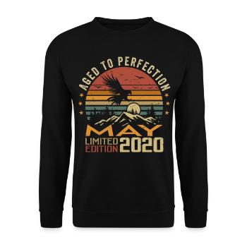 Mai 2020 Geburtstag Mai 2020 Geschenk 2020 Mai - Unisex Pullover - Schwarz - Vorne - Alina (178cm) & Michal (187cm)