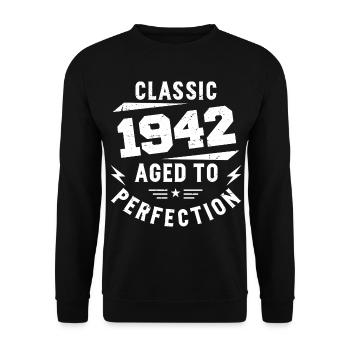 1942 Classic 1942 Vintage 1942 Birthday Gift - Unisex Sweatshirt - black - Front - Alina (178cm) & Michal (187cm)