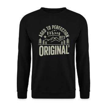 Mai 1973 – Legende der Gipfel und Berge - Unisex Pullover - Schwarz - Vorne - Alina (178cm) & Michal (187cm)
