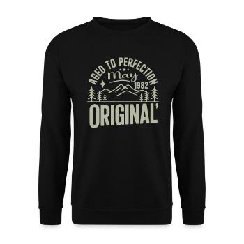 May 1982 – Legend of the Peaks and Mountains - Unisex Sweatshirt - black - Front - Alina (178cm) & Michal (187cm)