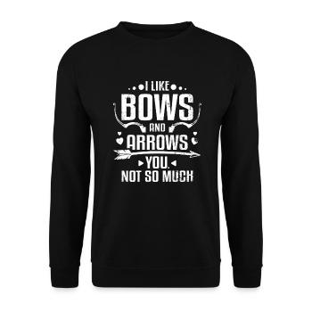 Ich mag Bogen und Pfeile Sie. nicht so viel - Unisex Pullover - Schwarz - Vorne - Alina (178cm) & Michal (187cm)