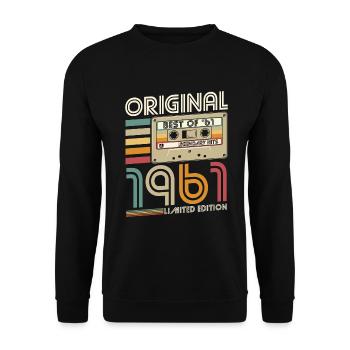 Jahrgang 1961 geboren Retro 1961 Geburtstag - Unisex Pullover - Schwarz - Vorne - Alina (178cm) & Michal (187cm)