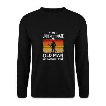 Unterschätze Niemals einen Alten Mann Hockey - Unisex Pullover - Schwarz - Vorne - Alina (178cm) & Michal (187cm)