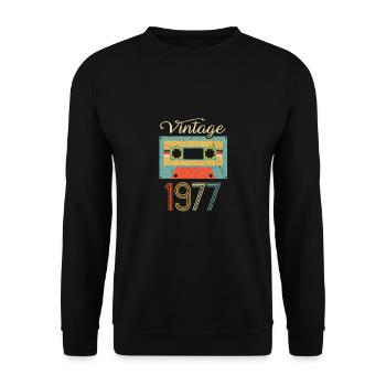 Vintage Kassette 1977 45. Geburtstags Geschenk - Unisex Pullover - Schwarz - Vorne - Alina (178cm) & Michal (187cm)