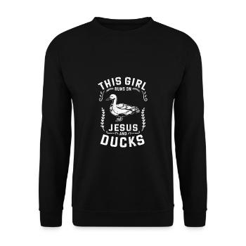 Duck Lover This Girl Runs On Jesus And Ducks - Unisex Pullover - Schwarz - Vorne - Alina (178cm) & Michal (187cm)