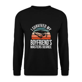 I Survived My Boyfriend's Master Degree Abschluss - Unisex Pullover - Schwarz - Vorne - Alina (178cm) & Michal (187cm)
