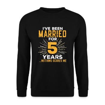 5th Wedding Anniversary Funny Couples Married Gift - Unisex Sweatshirt - black - Front - Alina (178cm) & Michal (187cm)