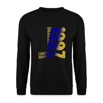 1997 December Limited Edition 26th Birthday Decoration - Unisex Sweatshirt - black - Front - Alina (178cm) & Michal (187cm)