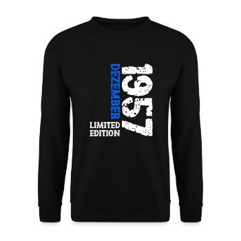 1957 Dezember Limited Edition 66. Geburtstag Deko - Unisex Pullover - Schwarz - Vorne - Alina (178cm) & Michal (187cm)