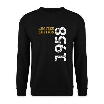 1958 Limited Edition Geburtstag Geschenk Frau Mann - Unisex Pullover - Schwarz - Vorne - Alina (178cm) & Michal (187cm)