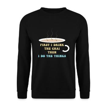 Chai Latte Tee trinken Teetrinker - Unisex Pullover - Schwarz - Vorne - Alina (178cm) & Michal (187cm)