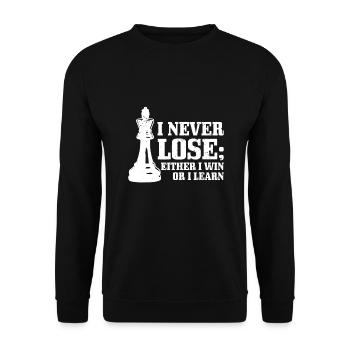 Schach Ich verliere nie, entweder ich gewinne oder ich lerne Schach - Unisex Pullover - Schwarz - Vorne - Alina (178cm) & Michal (187cm)