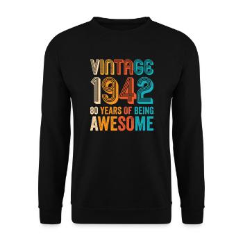 VINTAGE 1942 80 YEARS OF BEING AWESOME - Unisex Sweatshirt - black - Front - Alina (178cm) & Michal (187cm)