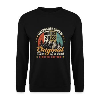 Original Legends wurden im August 2023 geboren - Unisex Pullover - Schwarz - Vorne - Alina (178cm) & Michal (187cm)
